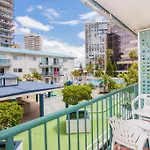 Raffles Royale