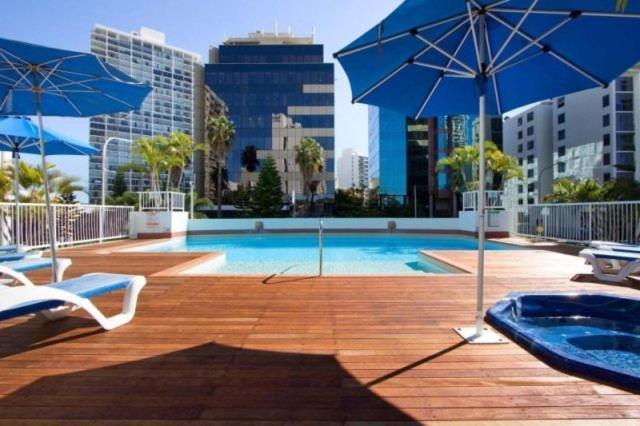Raffles Royale Apartment *