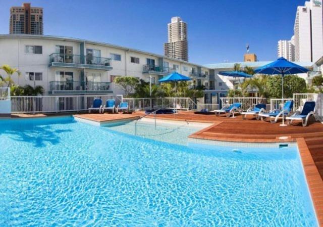 Raffles Royale *