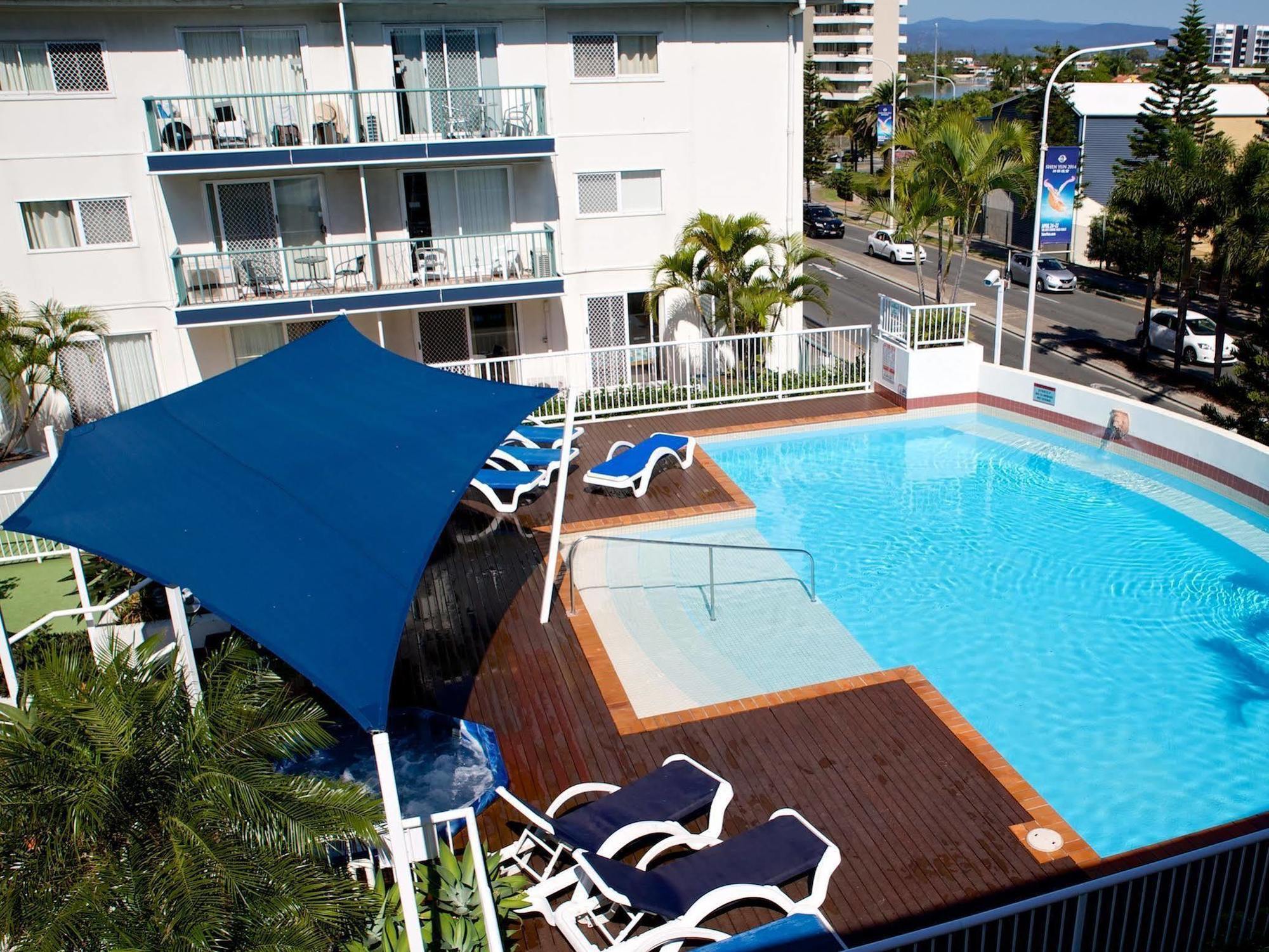 Raffles Royale *