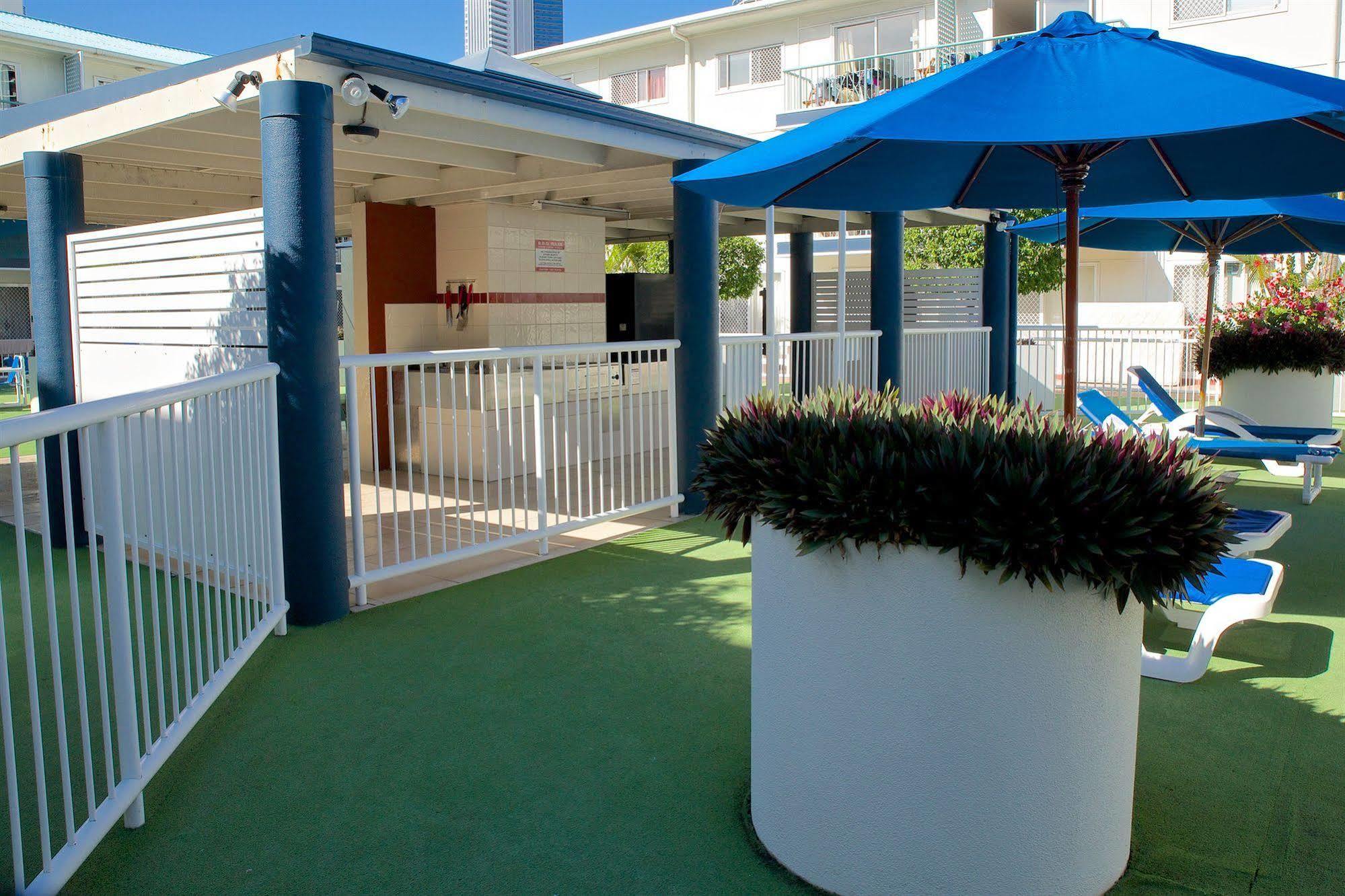 Raffles Royale Apartment *