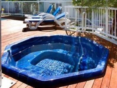 Raffles Royale * Gold Coast